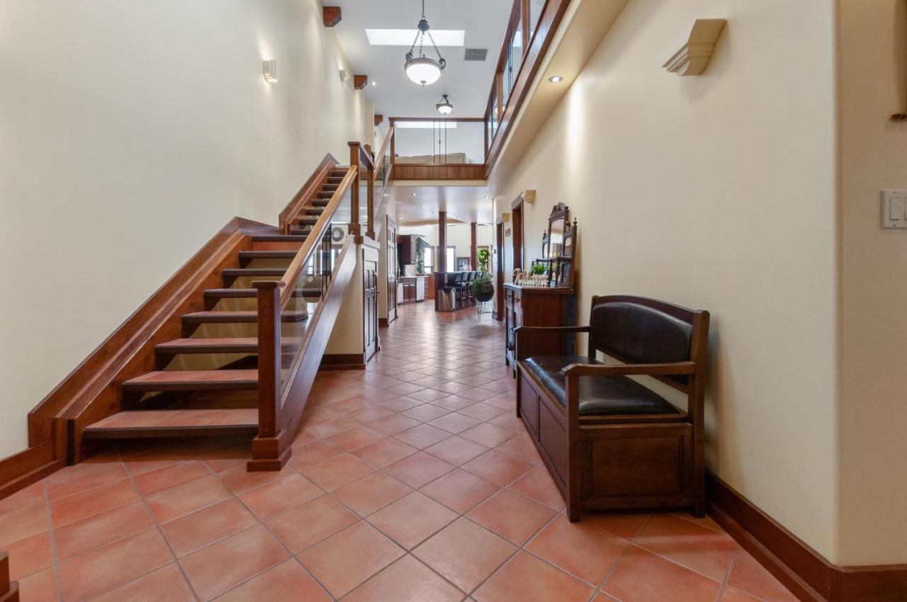 Casa Grande Inn & Suites Penticton Kültér fotó